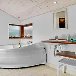 3 Bedroom Lovely In Vaeggerlose * Bøtø By