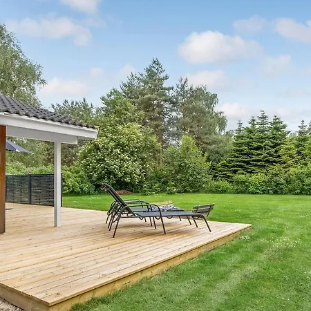 Dom wakacyjny 3 Bedroom Lovely In Vaeggerlose Bøtø By