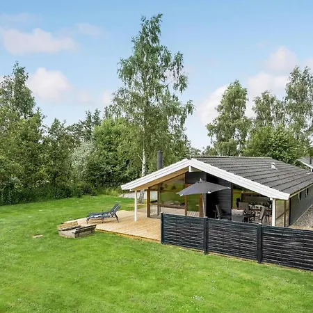 3 Bedroom Lovely In Vaeggerlose Dom wakacyjny