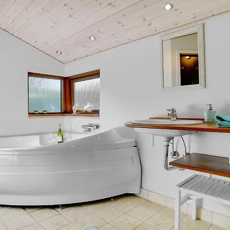 3 Bedroom Lovely In Vaeggerlose * Bøtø By