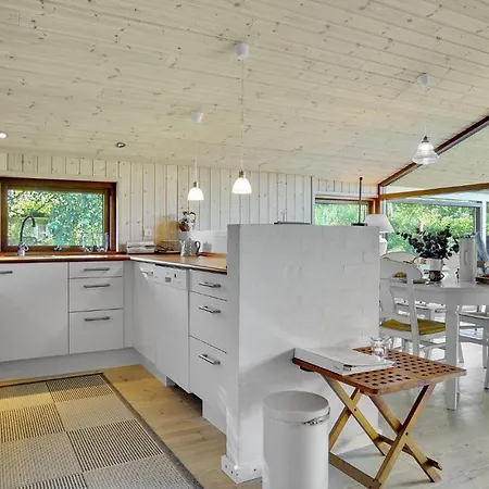 3 Bedroom Lovely In Vaeggerlose Dom wakacyjny Bøtø By