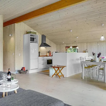 3 Bedroom Lovely In Vaeggerlose Bøtø By